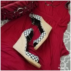 Qupid ▪Gingham Wedges